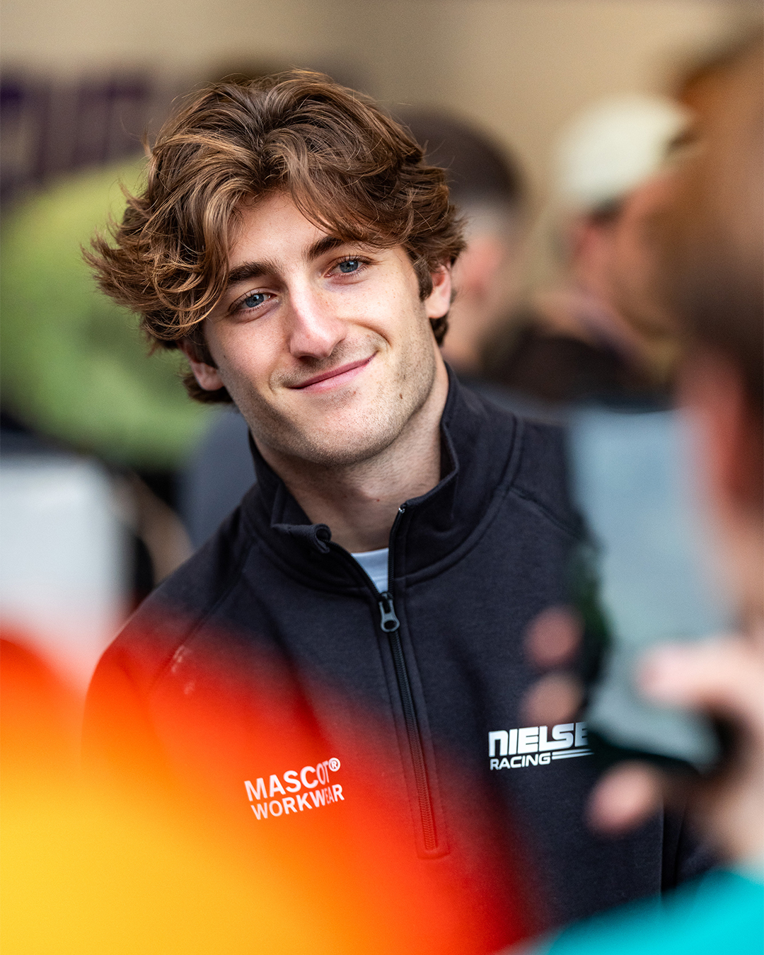 Miles of smiles this morning for the #ELMS Autograph Session 😀 Thank you to the thousands of you who